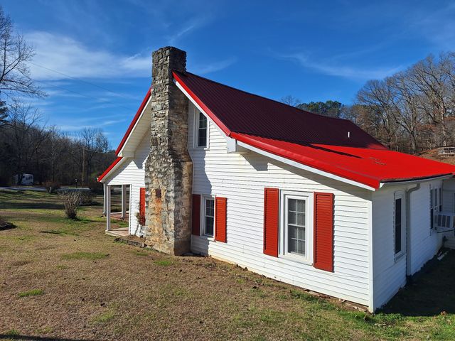 32 N Bradley Rd, Lawrenceburg, TN 38464