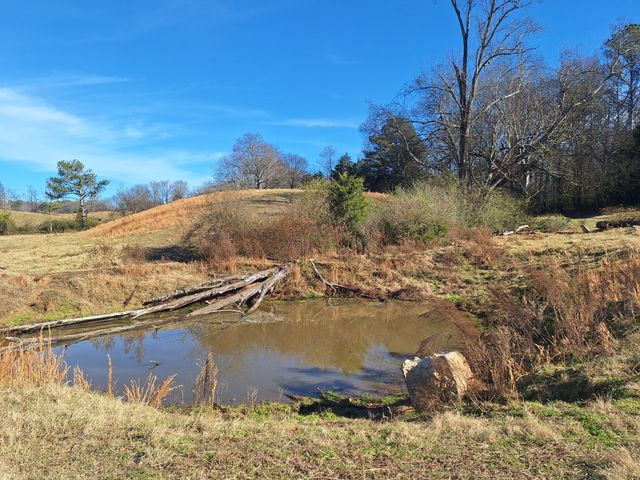 32 N Bradley Rd, Lawrenceburg, TN 38464