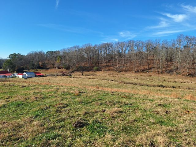 32 N Bradley Rd, Lawrenceburg, TN 38464