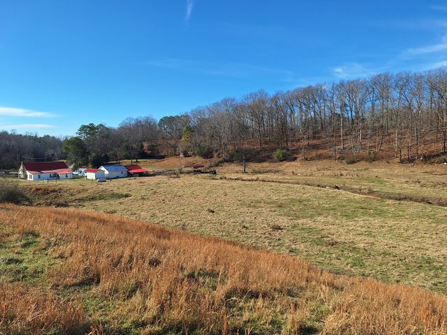 32 N Bradley Rd, Lawrenceburg, TN 38464