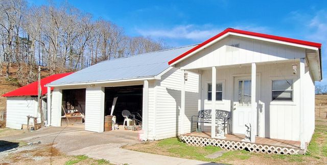 32 N Bradley Rd, Lawrenceburg, TN 38464