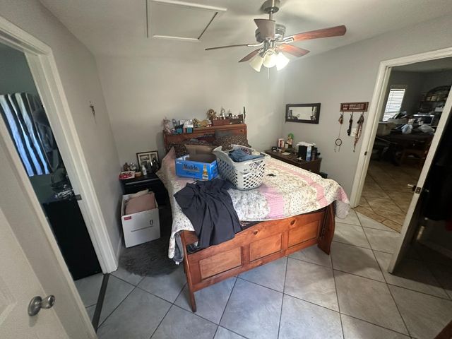 1015 W 10th St, Merced, CA 95341