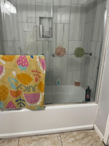 1015 W 10th St, Merced, CA 95341