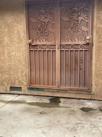 1015 W 10th St, Merced, CA 95341