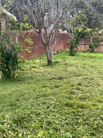 1015 W 10th St, Merced, CA 95341