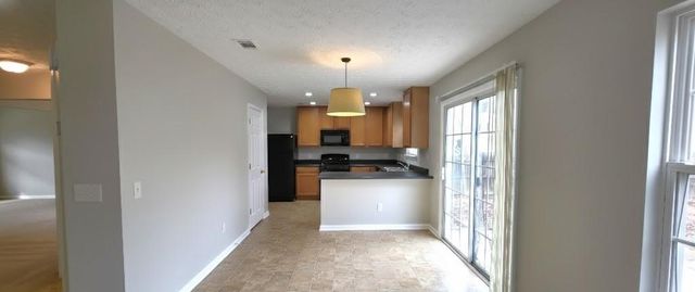 623 Hawthorn Lane, Grayson, GA 30017