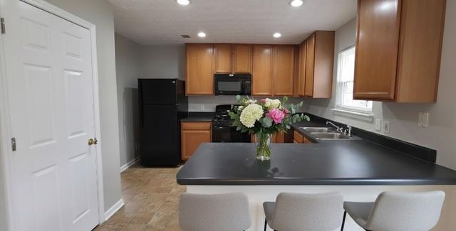 623 Hawthorn Lane, Grayson, GA 30017