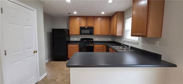 623 Hawthorn Lane, Grayson, GA 30017