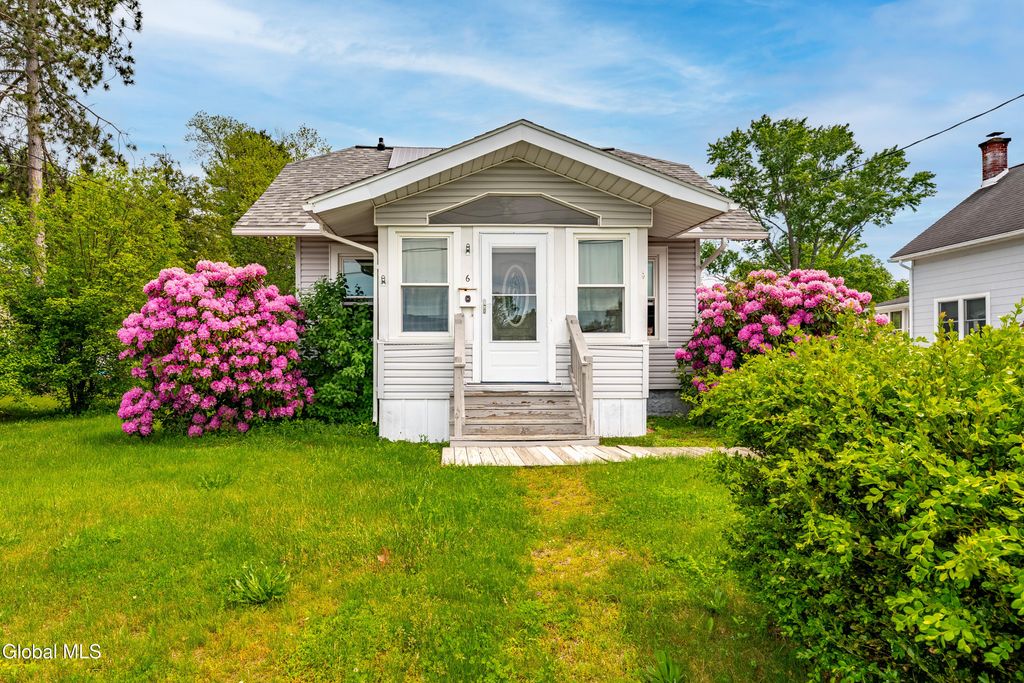 6 Campbell Avenue, Castleton-on-hudson, NY 12033