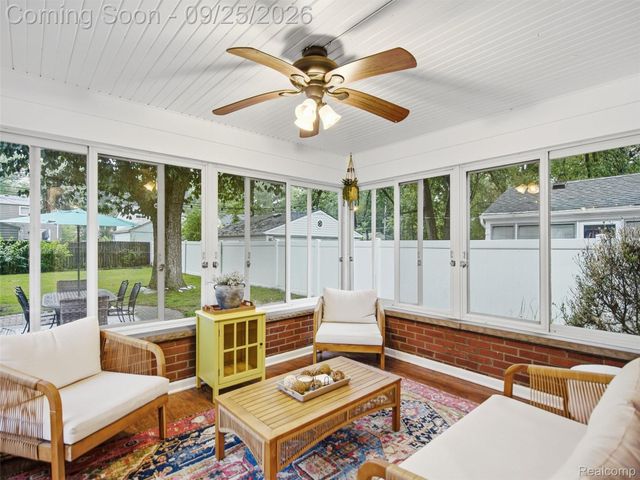 3250 Warick Road, Royal Oak, MI 48073