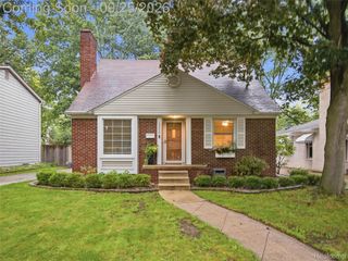 3250 Warick Road, Royal Oak, MI 48073