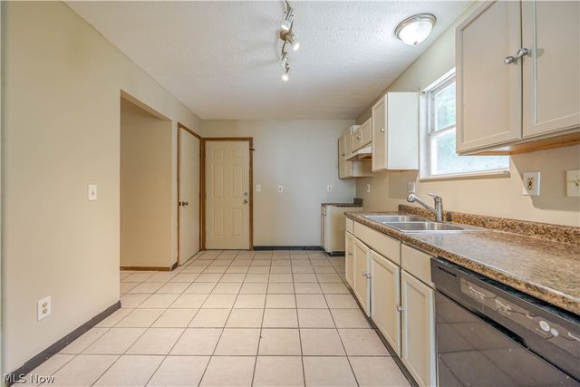 1404 Lakeview Avenue, Cleveland, OH 44112