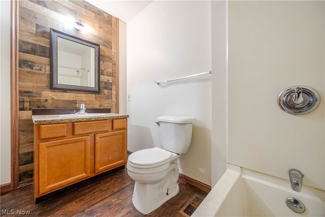 1404 Lakeview Avenue, Cleveland, OH 44112
