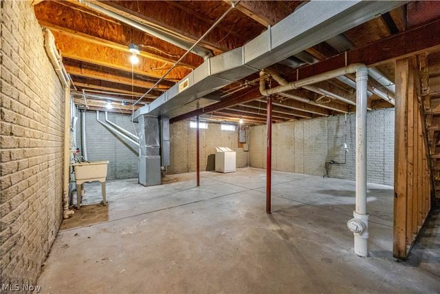 1404 Lakeview Avenue, Cleveland, OH 44112