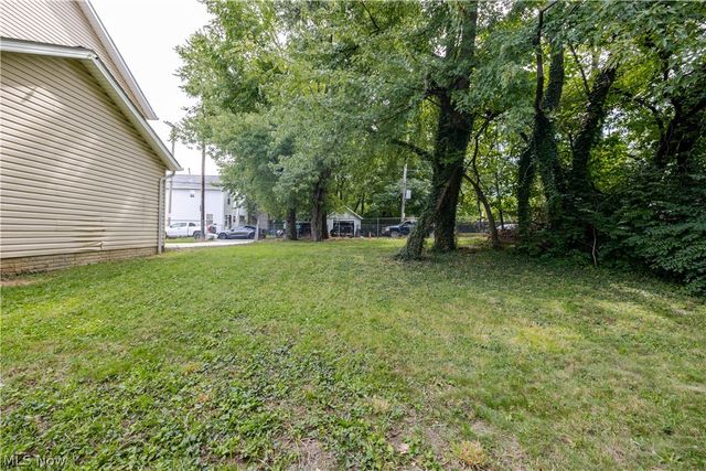 1404 Lakeview Avenue, Cleveland, OH 44112
