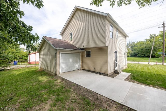 1404 Lakeview Avenue, Cleveland, OH 44112