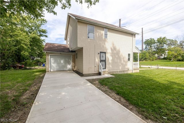 1404 Lakeview Avenue, Cleveland, OH 44112