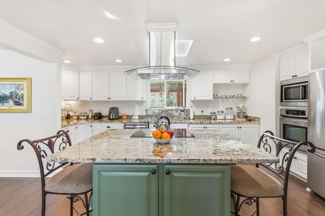 201 Hoffman Way, Grants Pass, OR 97526