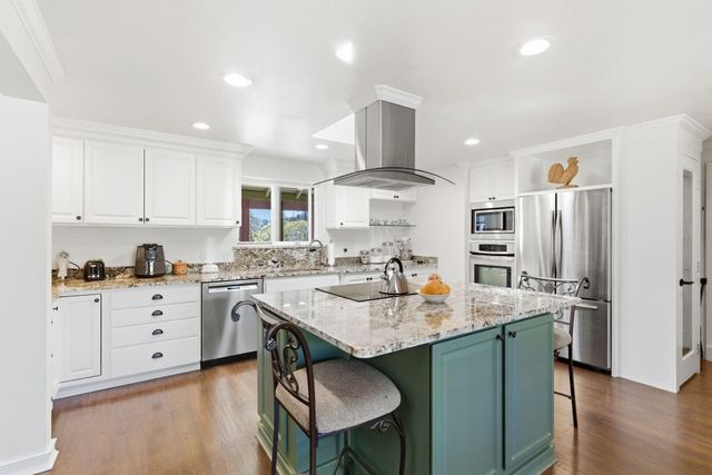 201 Hoffman Way, Grants Pass, OR 97526