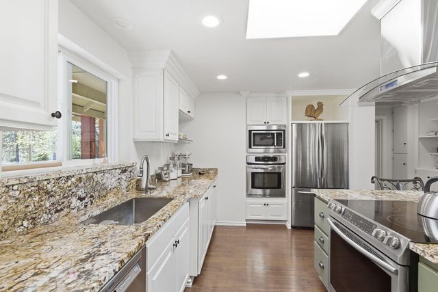 201 Hoffman Way, Grants Pass, OR 97526