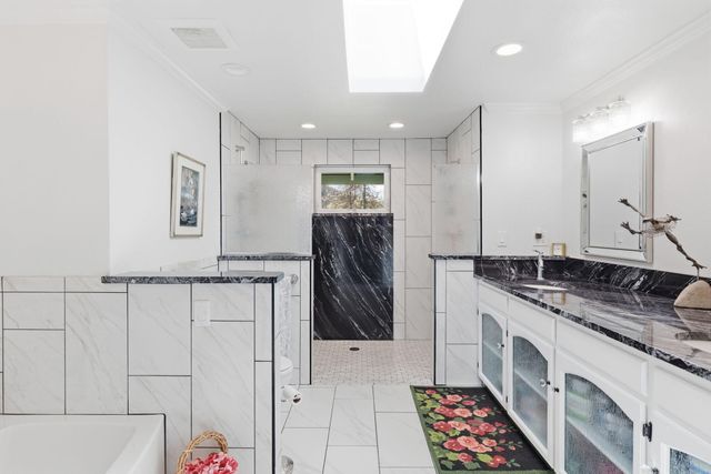 201 Hoffman Way, Grants Pass, OR 97526