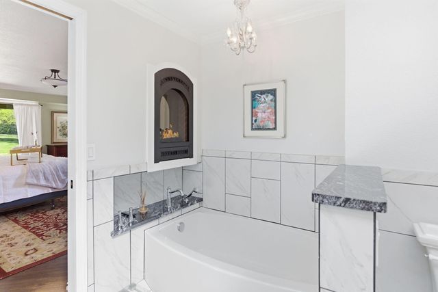 201 Hoffman Way, Grants Pass, OR 97526