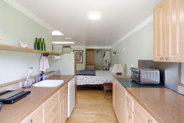 201 Hoffman Way, Grants Pass, OR 97526