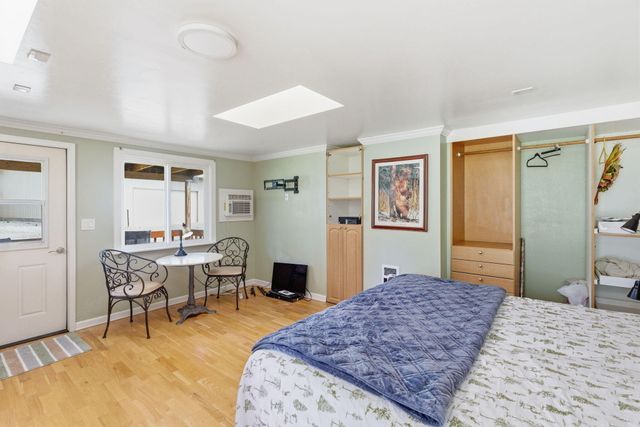 201 Hoffman Way, Grants Pass, OR 97526