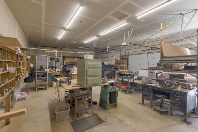 201 Hoffman Way, Grants Pass, OR 97526