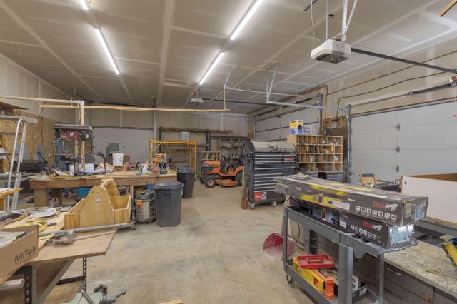 201 Hoffman Way, Grants Pass, OR 97526