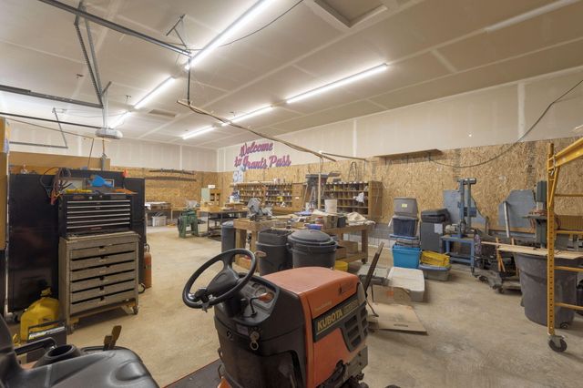 201 Hoffman Way, Grants Pass, OR 97526