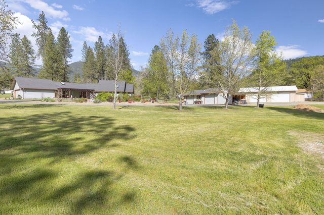 201 Hoffman Way, Grants Pass, OR 97526