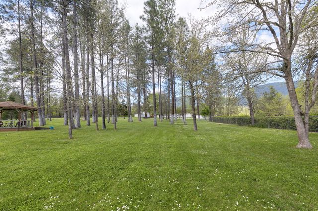 201 Hoffman Way, Grants Pass, OR 97526