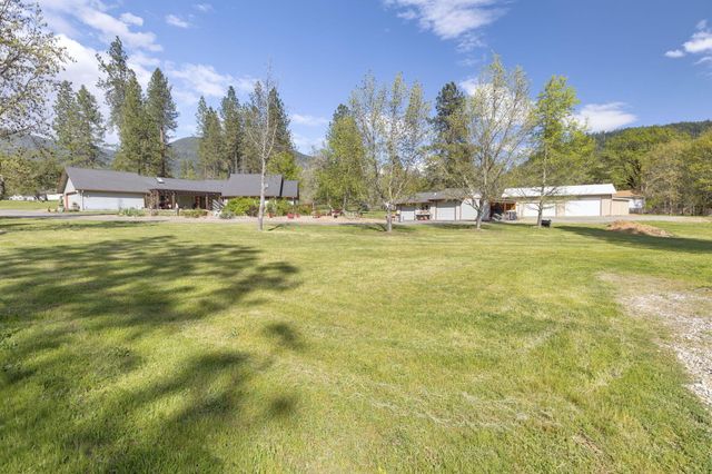 201 Hoffman Way, Grants Pass, OR 97526