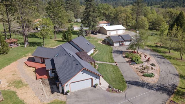 201 Hoffman Way, Grants Pass, OR 97526
