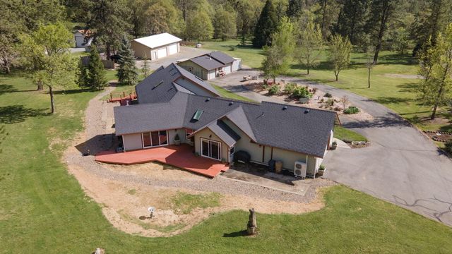 201 Hoffman Way, Grants Pass, OR 97526