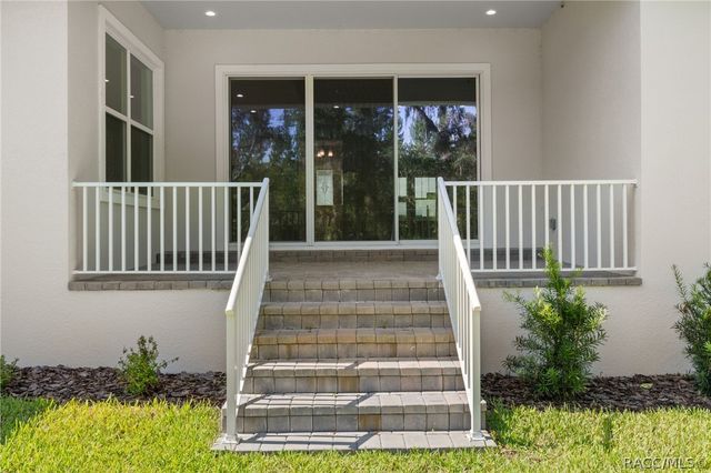 6671 Summit View Drive, Brooksville, FL 34601