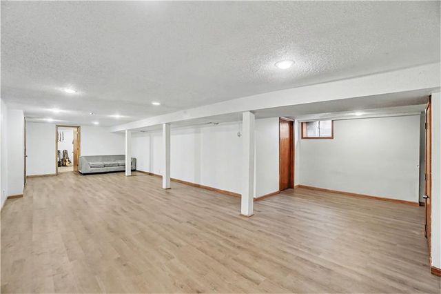 8225 WOOD Avenue, Kansas City, KS 66112