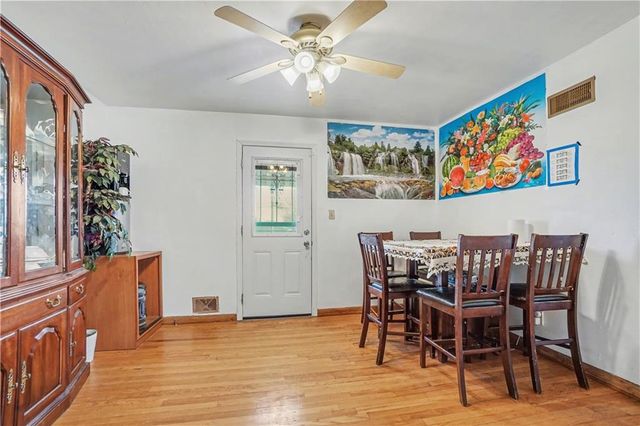 8225 WOOD Avenue, Kansas City, KS 66112