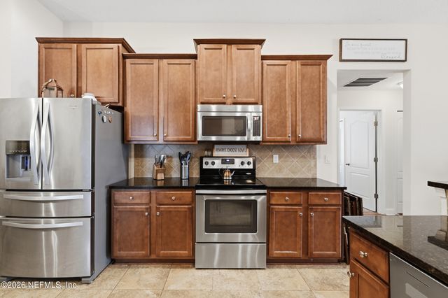 15710 TWIN CREEK Drive, Jacksonville, FL 32218