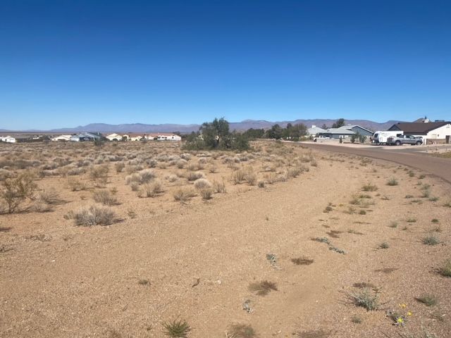 7535 E Cayuse Drive, Kingman, AZ 86401