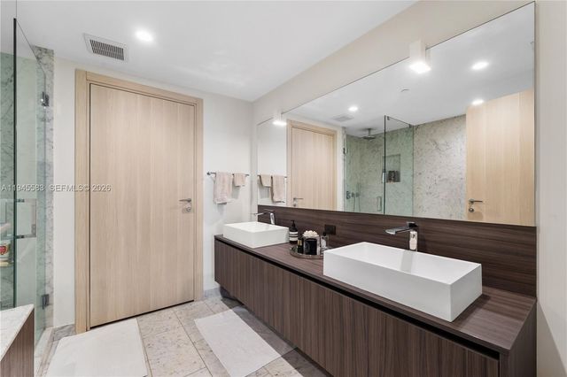 1000 Brickell Plz 4103, Miami, FL 33131