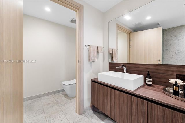 1000 Brickell Plz 4103, Miami, FL 33131