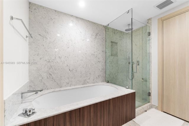 1000 Brickell Plz 4103, Miami, FL 33131