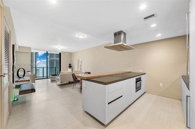 1000 Brickell Plz 4103, Miami, FL 33131