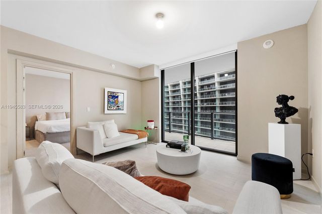 1000 Brickell Plz 4103, Miami, FL 33131