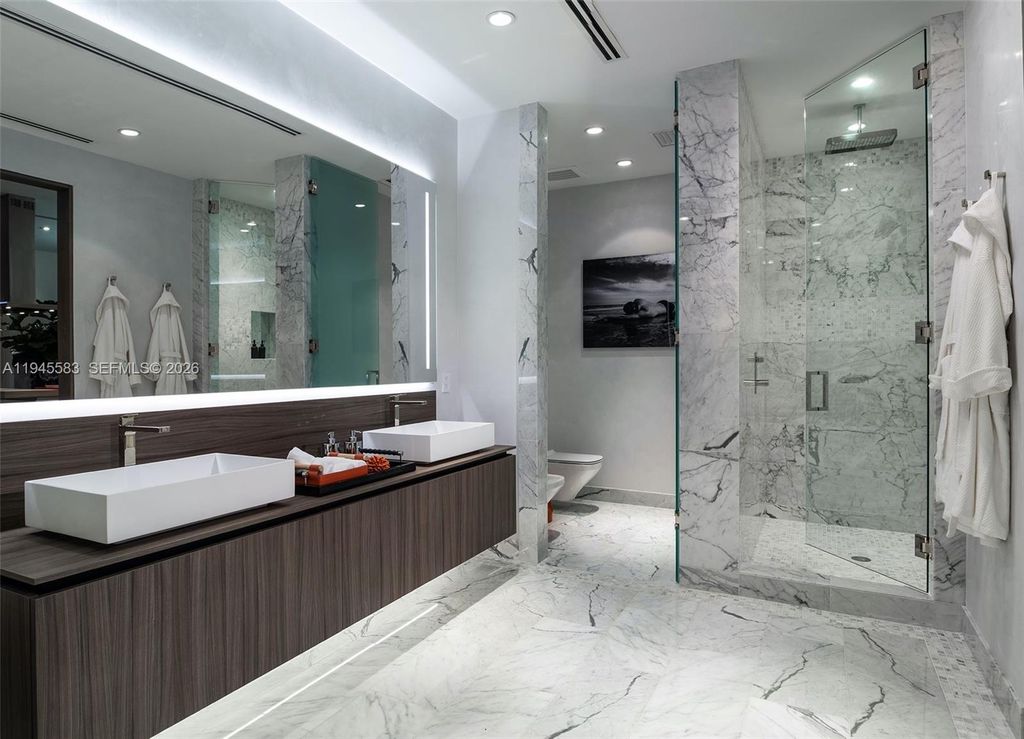 1000 Brickell Plz 4103, Miami, FL 33131