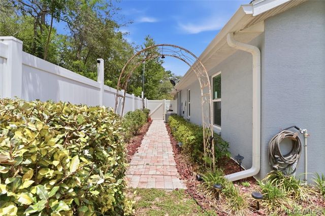 7232 N Ripley Drive, Dunnellon, FL 34433