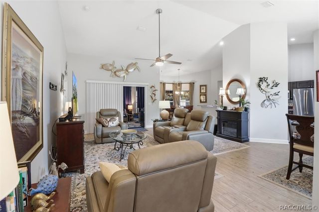 7232 N Ripley Drive, Dunnellon, FL 34433