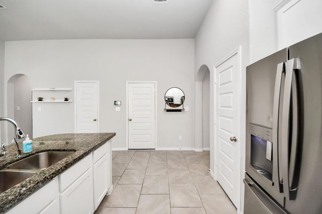2819 Painted Sunrise Trail, Houston, TX 77045